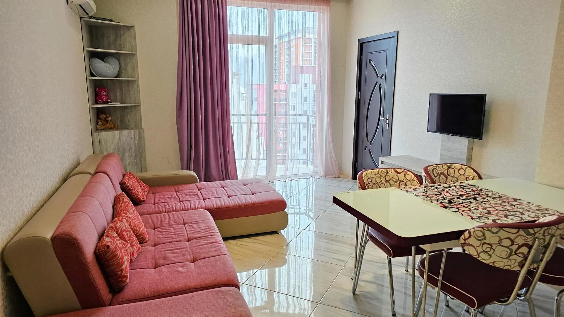 Spacious Seaside Apartment 5-Min Walk To The Coast Batumi
