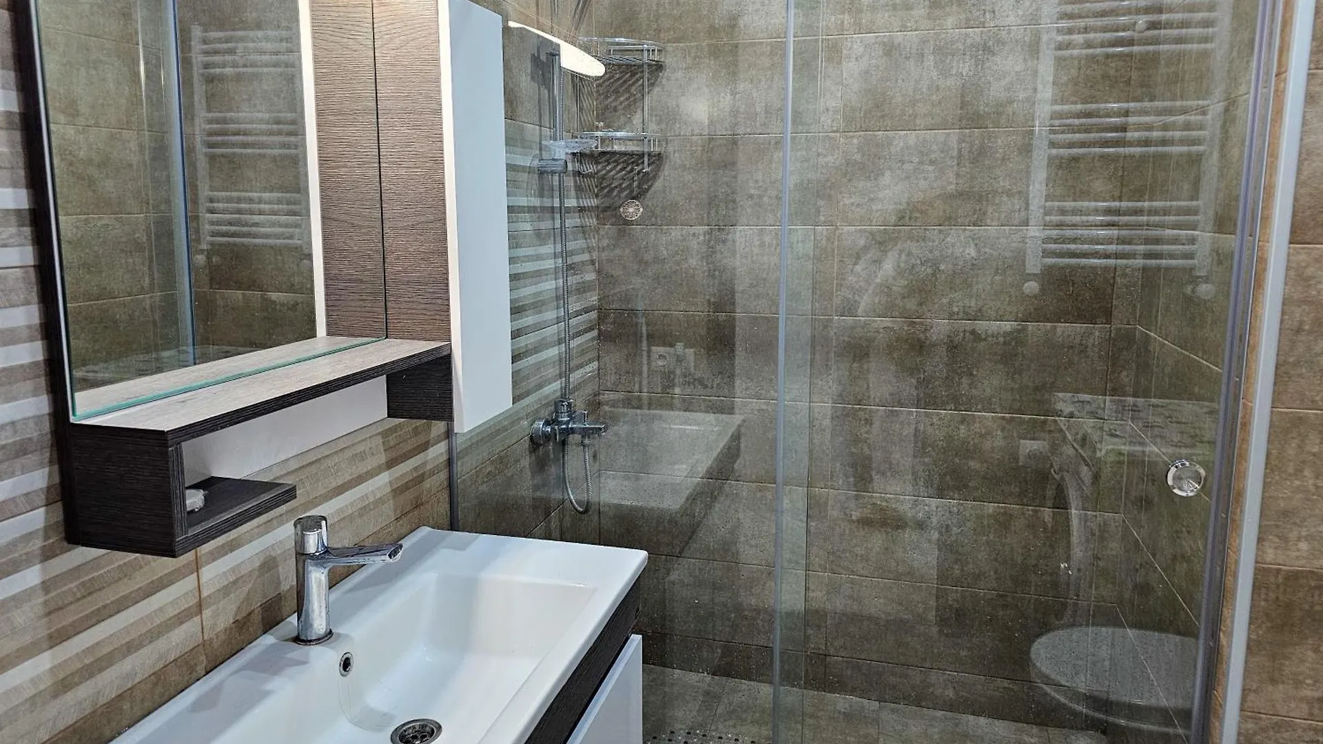 Spacious Seaside Apartment 5-Min Walk To The Coast Batumi